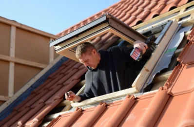Pose de fenêtres de toit Velux à Reppe